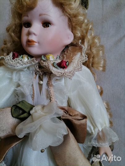 Коллекционная фарфоровая кукла с клеймом