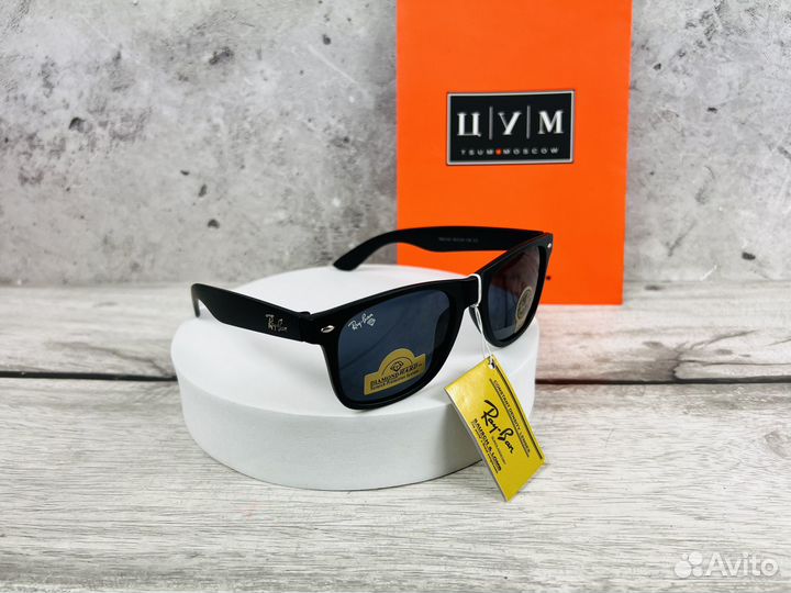 Солнцезащитные очки Ray ban