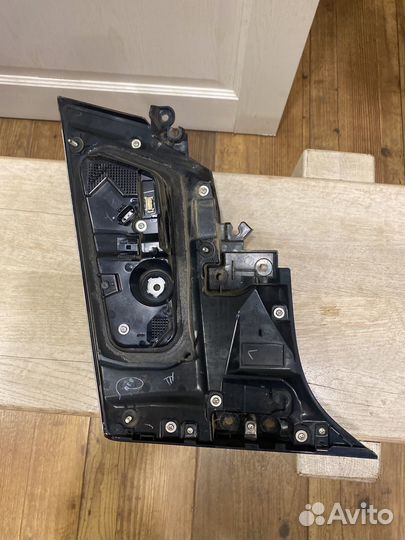 Правая задняя фара на toyota vellfire