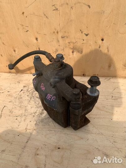 Тормозной суппорт Nissan Qashqai J10 правый