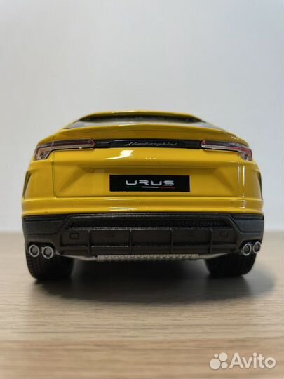 Lamborghini Urus 1:24 модель Welly