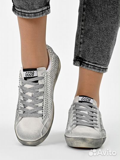 Кроссовки женские