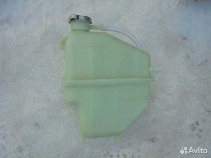 Бачок расширительный Mitsubishi Delica PD8W 4M40T