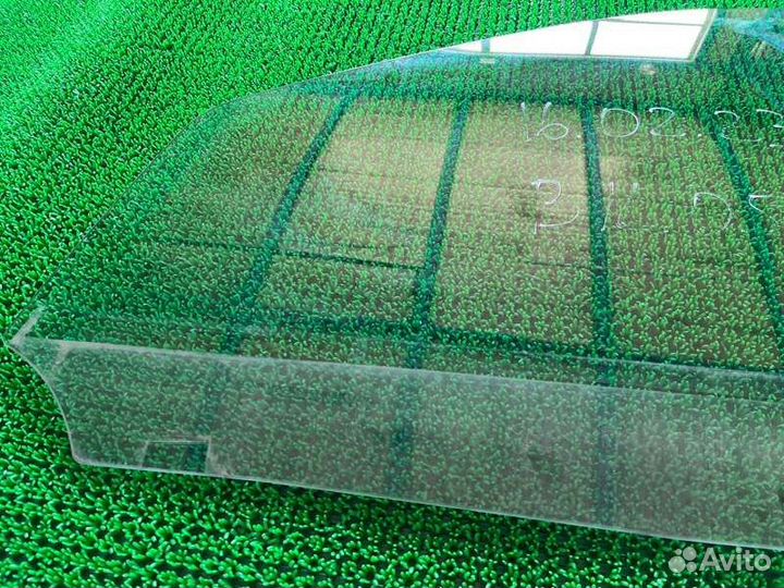 Стекло двери лев. перед. Mercedes-Benz GL550