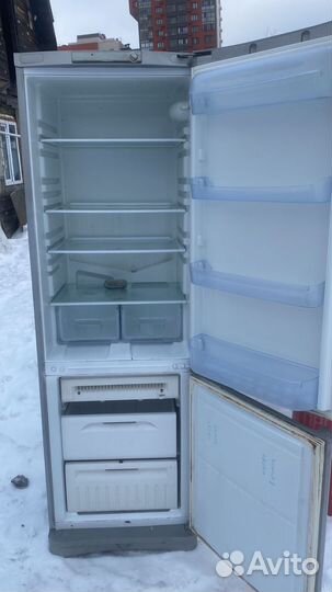 Холодильник бу indesit