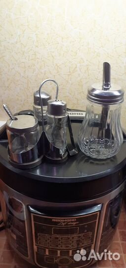 Столовые приборы