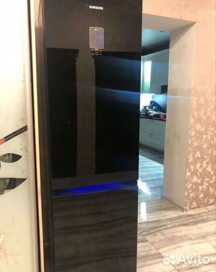 Холодильник Samsung