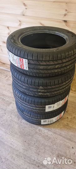 Kumho Ecsta HS52 235/55 R17