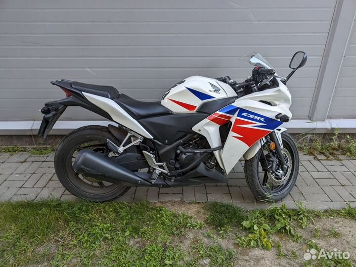 Honda cbr250ra