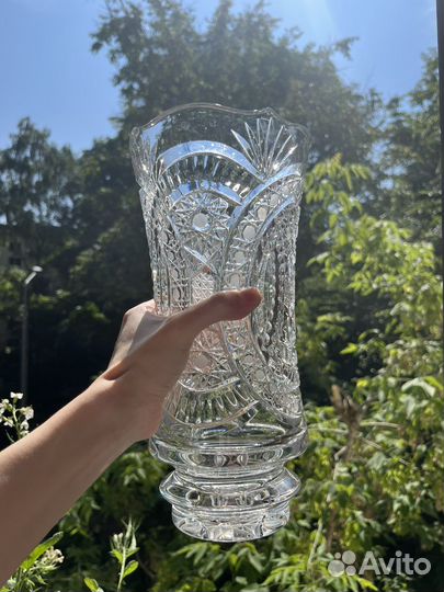 Большая хрустальная ваза
