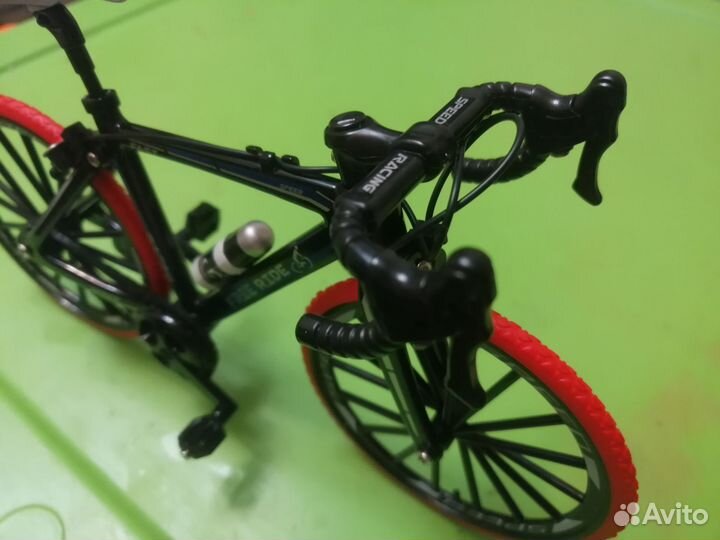 Велосипед модель 1:8