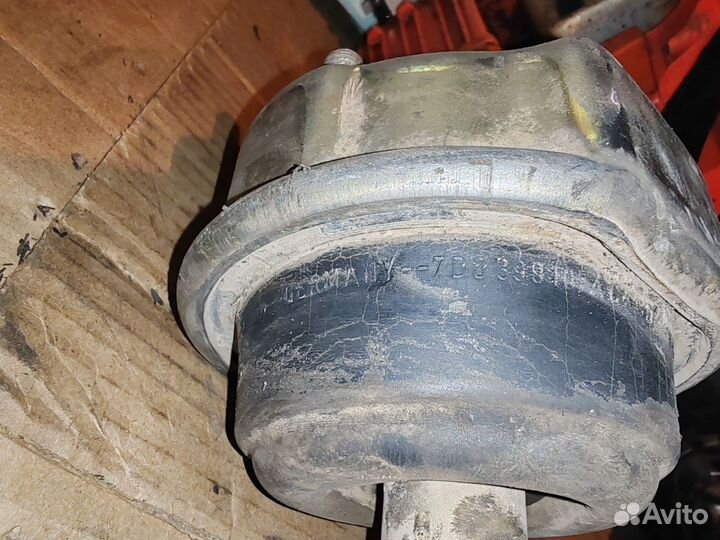 Подушка кпп двигателя фольксваген т-4