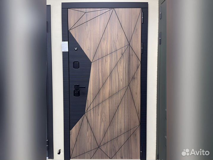 Входные двери глухие мдф