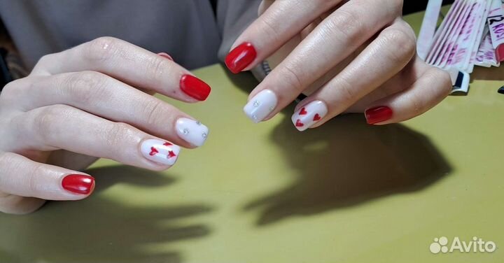 Нужна модель на маникюр