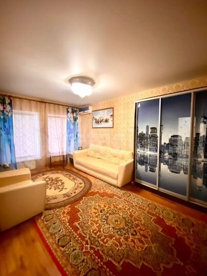 2-к. квартира, 78,2 м², 1/2 эт.