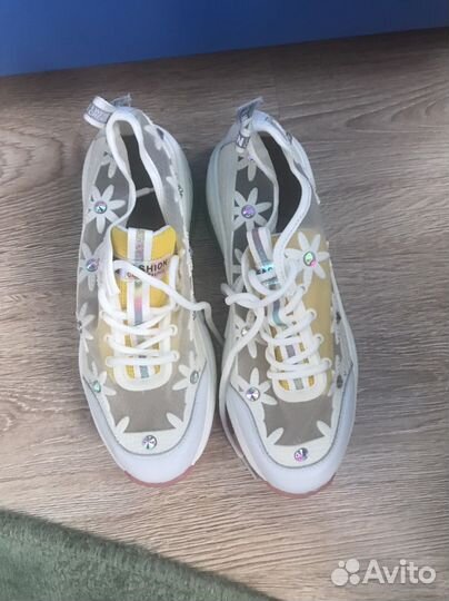 Кроссовки женские 40 размер