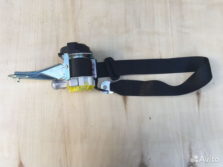 Ремень безопасности задний левый Lexus RX450h