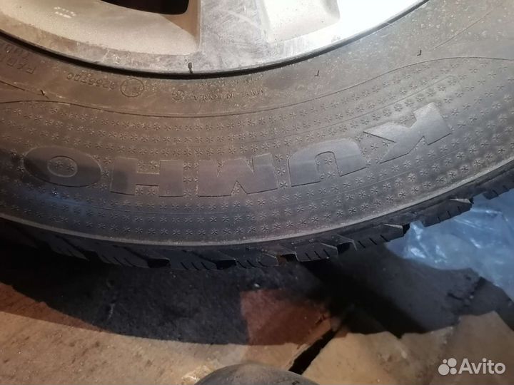 Kumho WinterCraft WS71 225/65 R17