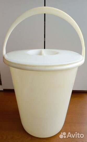 Ведро пластиковое с крышкой 10л