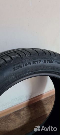 Kumho Ecsta HS51 225/45 R17