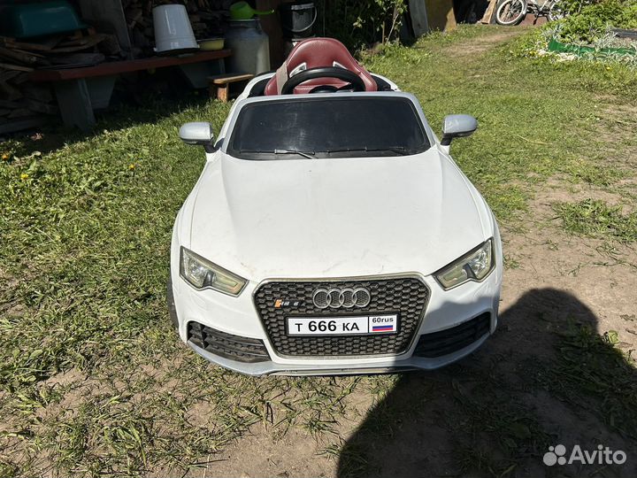 Детская машина электромобиль с пультом бу