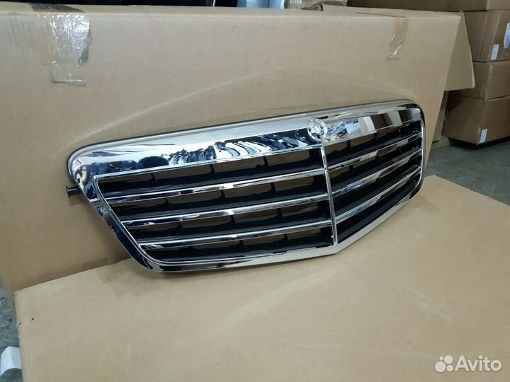 Решетка радиатора Mercedes E212 2009г-2013г