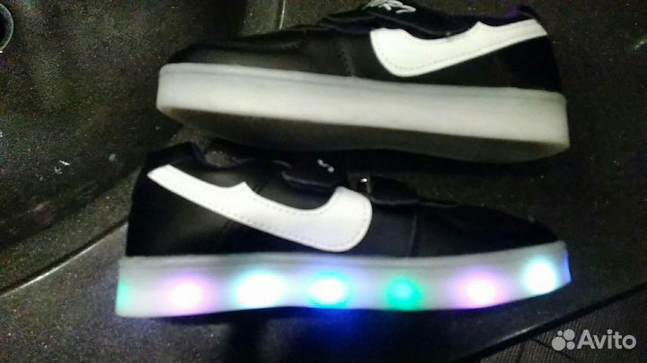 Новые LED кроссовки на 30-31 размер