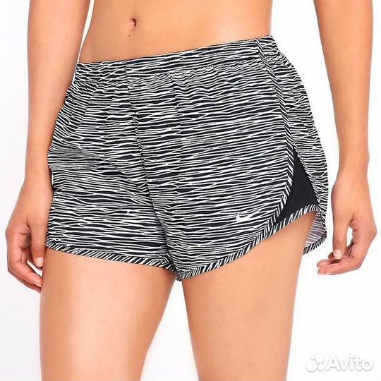 Спортивные шорты Nike