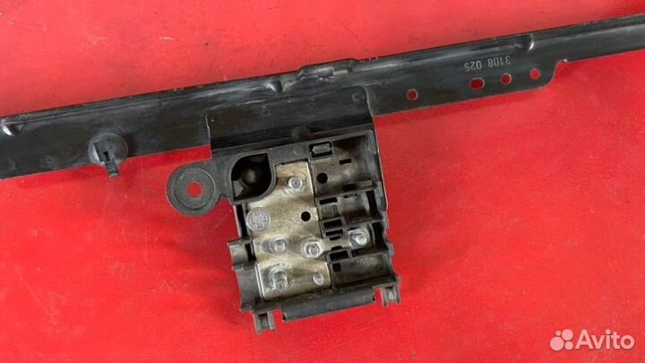 Распорка кузова Audi A4 B8 1.8 tfsi cdhb 2009