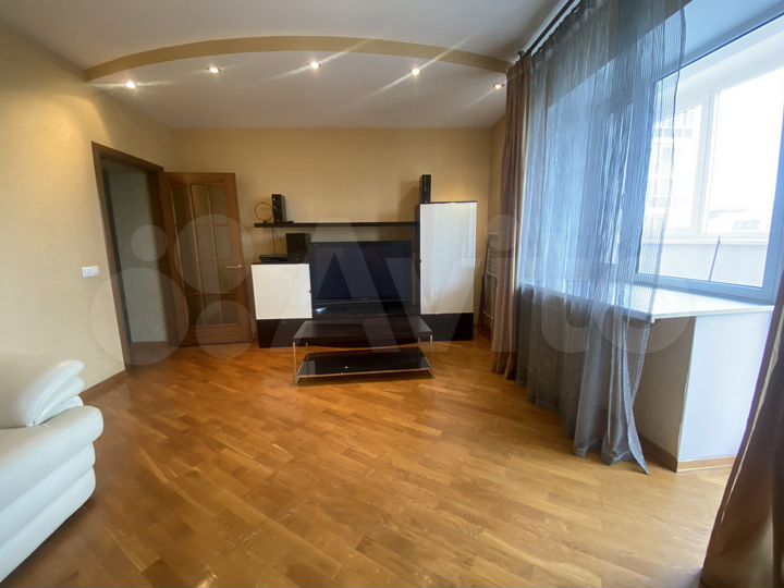 3-к. квартира, 97 м², 8/16 эт.