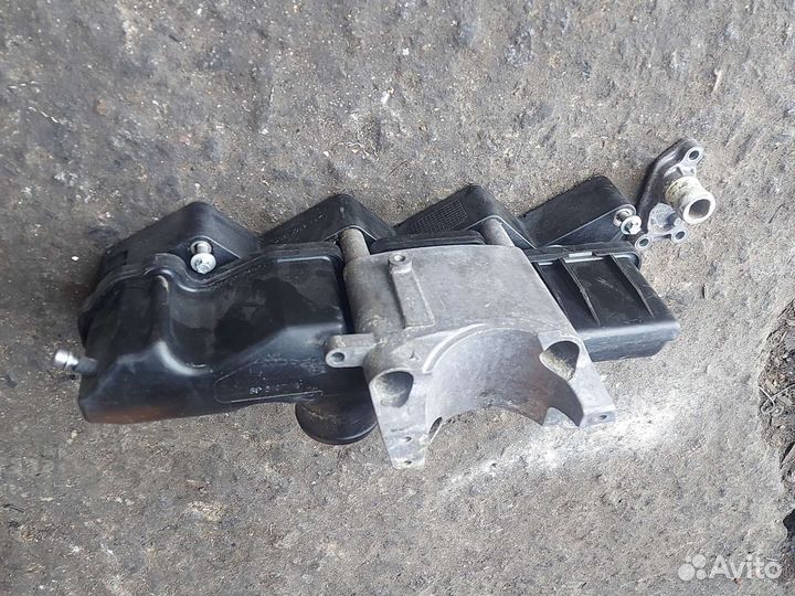 Коллектор впускной Мерседес Спринт 906 A6460900837