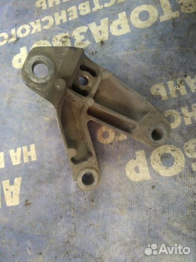 Кронштейн АКПП Ford Focus 3 седан 2011