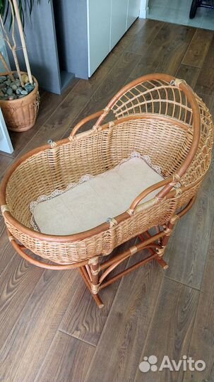 Детская колыбель из ротанга 