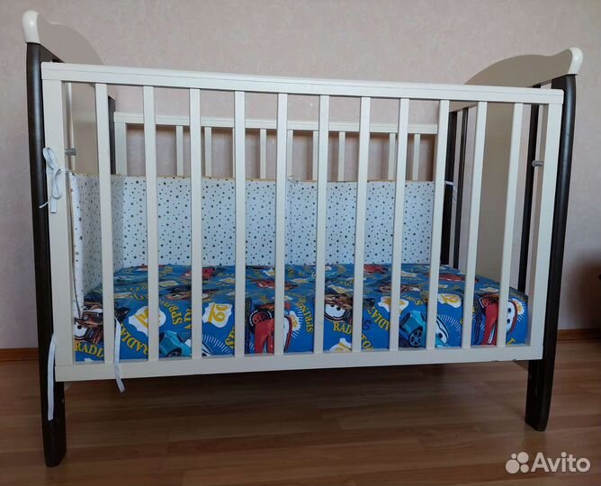 Детская кроватка без маятника