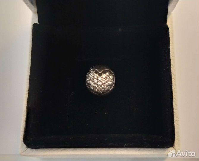 Шарм сердце Pandora