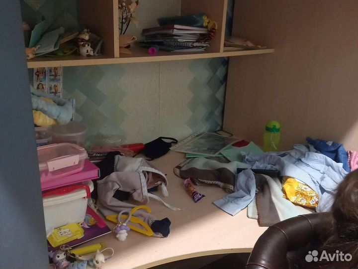 Ровать,стол,шкаф