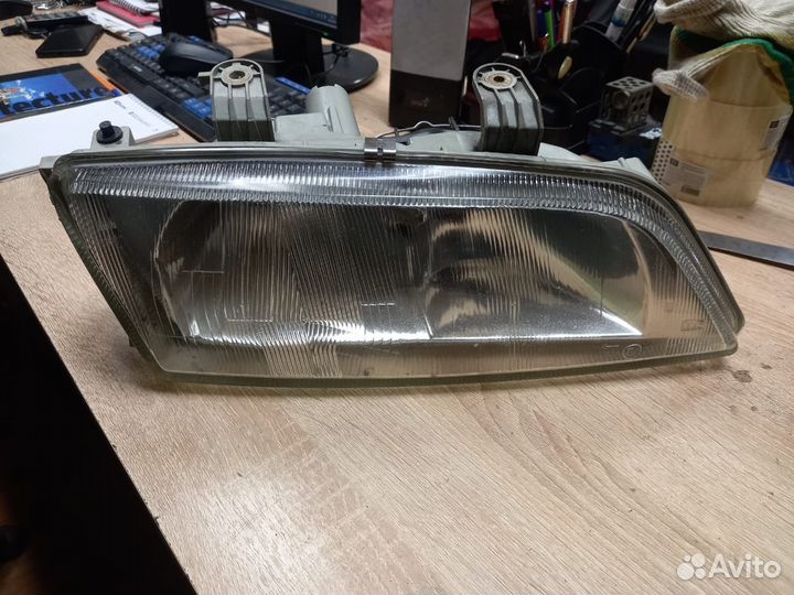Фара правая Nissan Primera P11E 1996-2002г