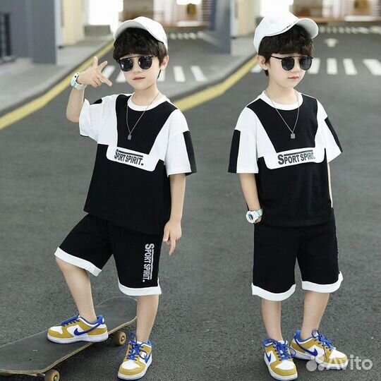 Костюм из шорт и футболки