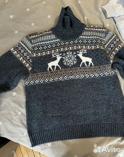 Свитер с оленями шерсть