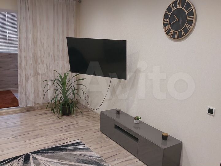 1-к. квартира, 42 м², 1/9 эт.