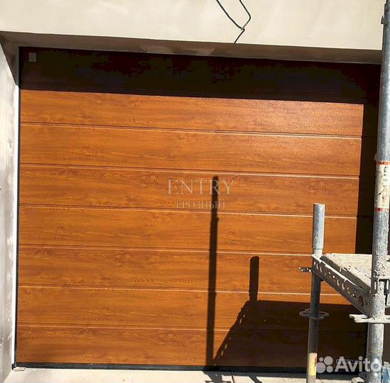 Ворота гаражные секционные