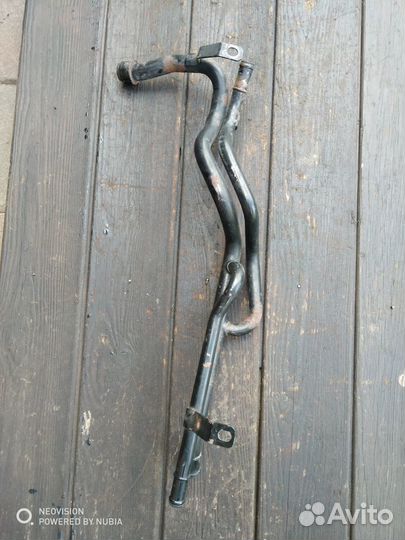 Трубка системы охлаждения Фольксваген Т5 2.5