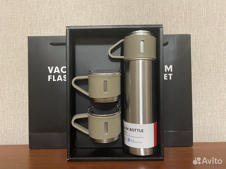 Термос с кружками