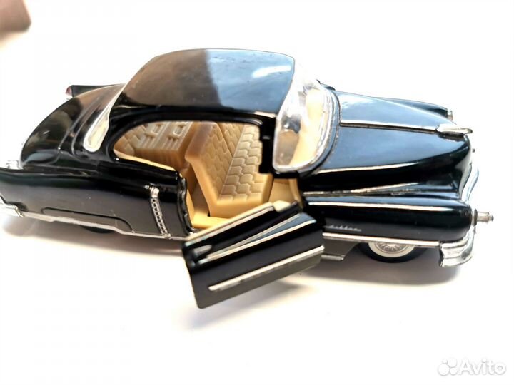 Модель Cadillac Series 62 1:43