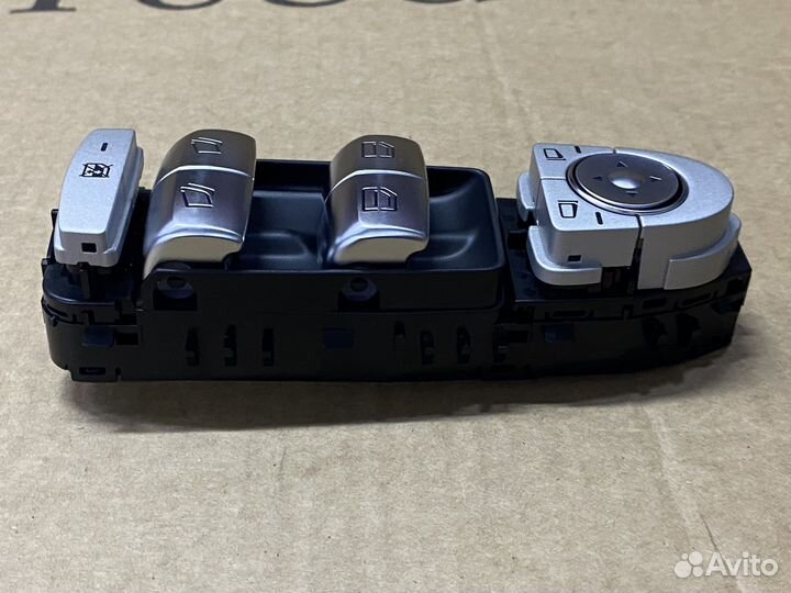 Блок переключения двери Mercedes W447