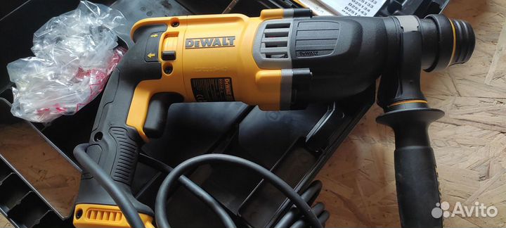 Перфоратор Dewalt D25143