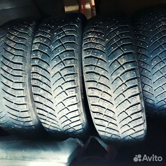 Michelin X-Ice North 4 215/65 R16 102T