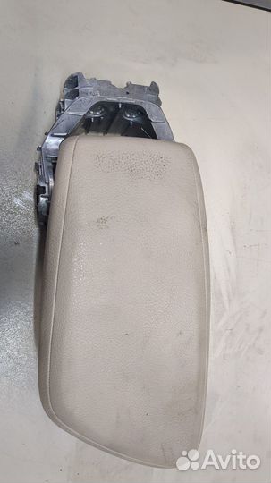 Подлокотник Nissan Rogue, 2017