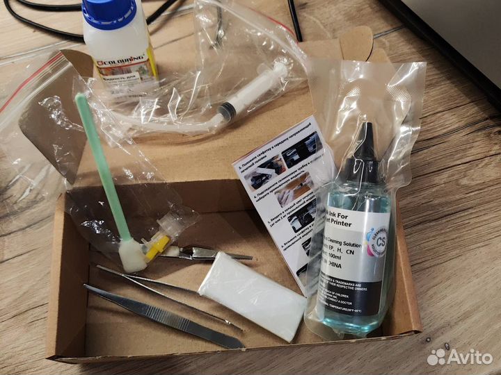 Набор с жидкостью для очистки печатающей головки