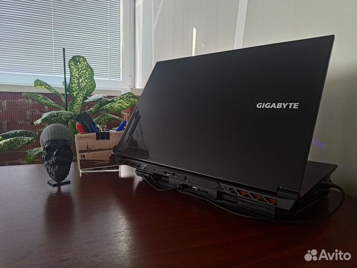 Gygabyte G7 / RTX 4050 / 17.3 / 144 Hz / 16Gb